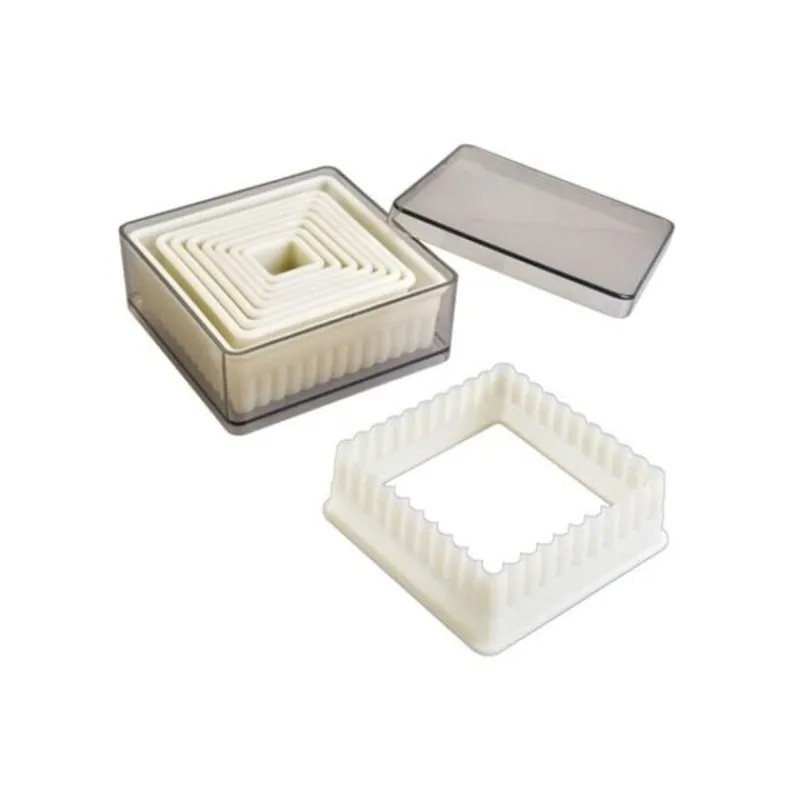 Sale Cerf Dellier 9 Découpoirs carrés cannelés assortis