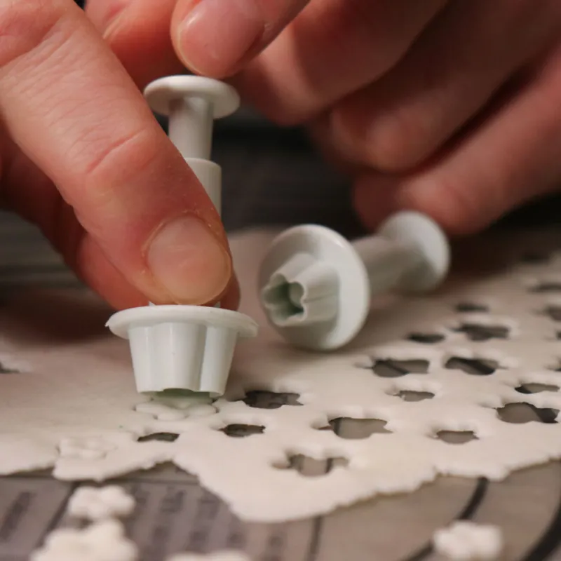 Hot Cerf Dellier Découpoirs poussoirs myosotis Patisdécor (x 4)