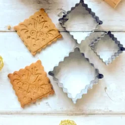 Hot Cerf Dellier Emporte-pièces Petit biscuit carrés assortis inox (x3)