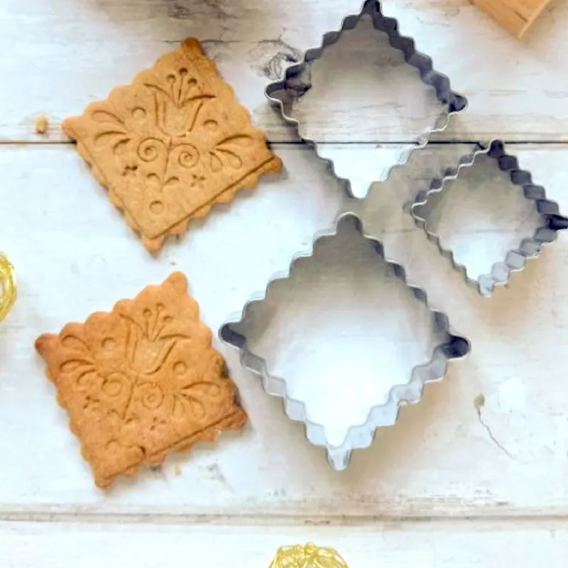 Hot Cerf Dellier Emporte-pièces Petit biscuit carrés assortis inox (x3)