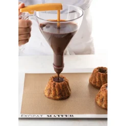 New Cerf Dellier Entonnoir gradué à piston copolyester transparent avec support et 1 douille - 0,75 L