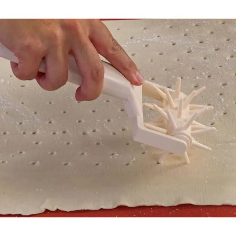 Cerf Dellier Rouleau pique pâte plastique 12 cm